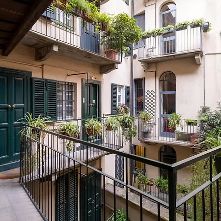 Splendido In Via Madonnina, Zona Brera Apartamento Milão